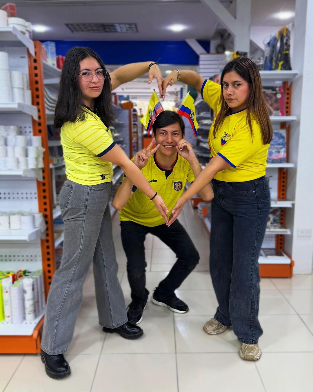 Post 3 by Aguilar Librería y Papelería on TikTok (video)