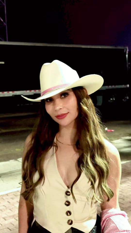 Post 7 by loretorres234 on TikTok (video)