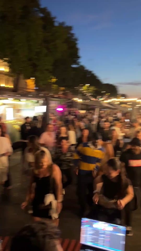 Post 9 by Paris a le Groove on TikTok (video)