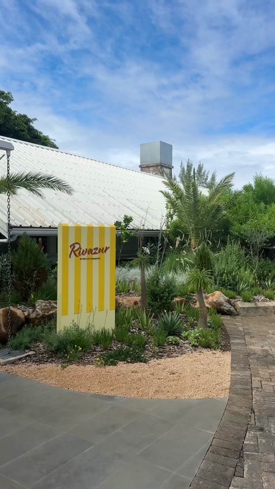 Post 3 by Ana | Expat life 🌴🇲🇺 on TikTok (video)