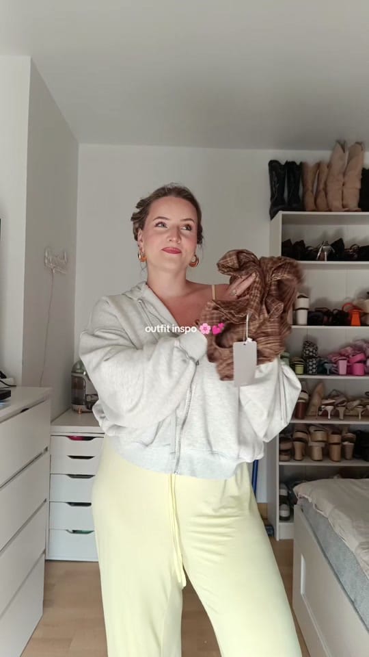 Post 2 by Cindy Orlak on TikTok (video)