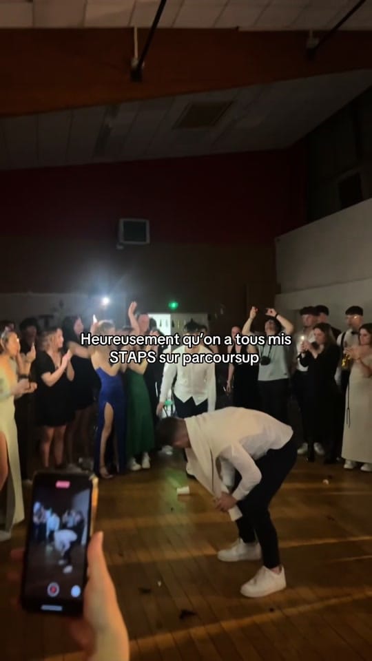 Post 10 by clara_lbc on TikTok (video)