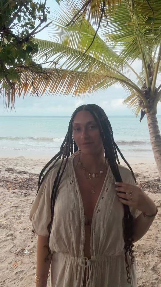 Post 5 by Clarisse🌴 on TikTok (video)
