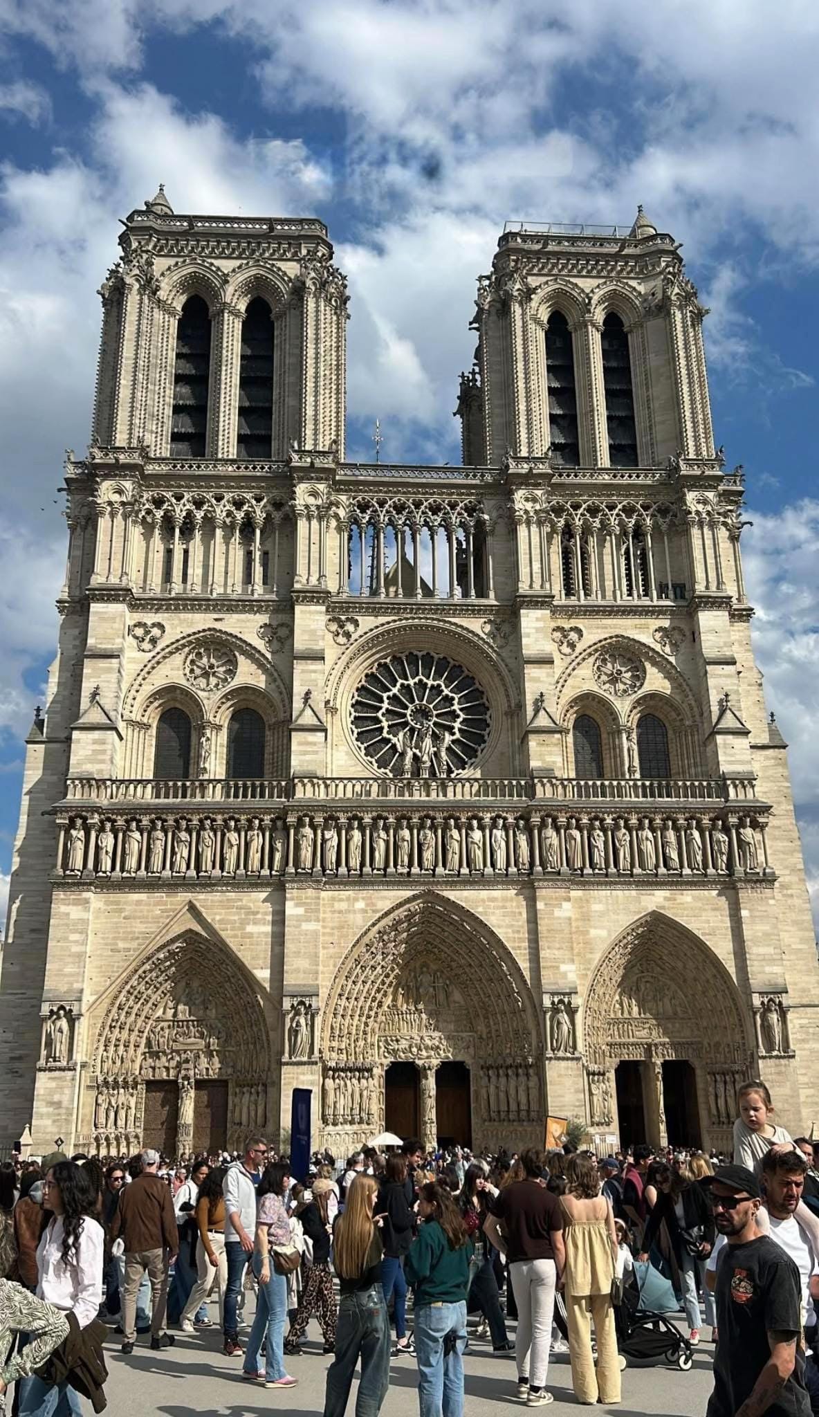 Post 6 by parisenlive on TikTok (video)