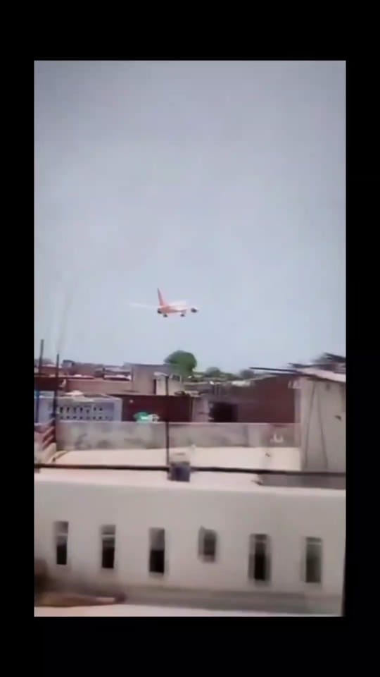 Post 1 by MO NATIR on TikTok (video)