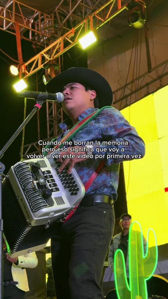 Post 9 by Alemi Bustos on TikTok (video)