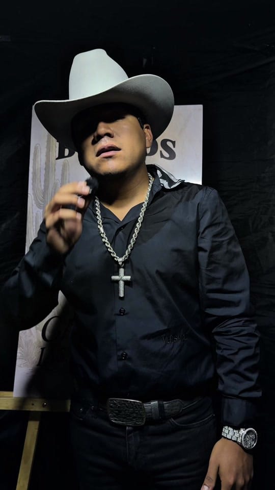 Post 4 by Alemi Bustos on TikTok (video)