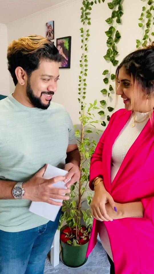 Post 10 by jeena_in_paris🇱🇰🇫🇷 on TikTok (video)