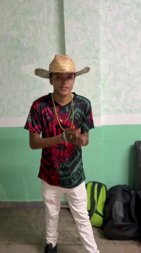 Post 4 by LOS KOMBOLOKOS on TikTok (video)