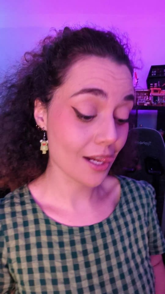 Post 3 by Gabby Carbon on TikTok (video)