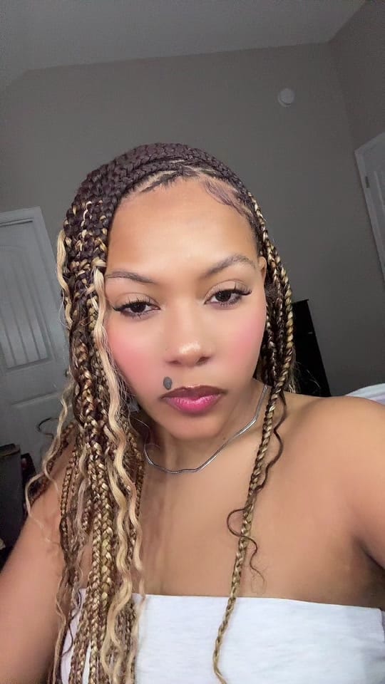 Post 1 by Nelle_boo1 on TikTok (video)