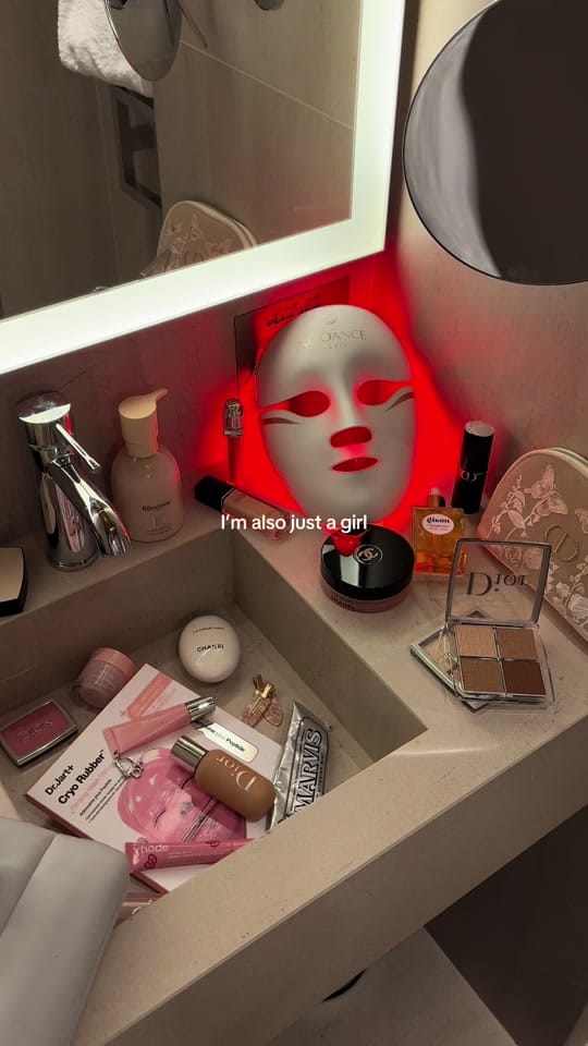 Post 2 by rovesia on TikTok (video)