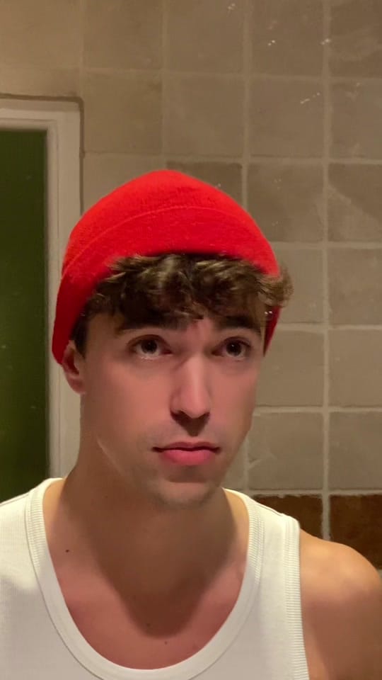 Post 9 by Edouard on TikTok (video)