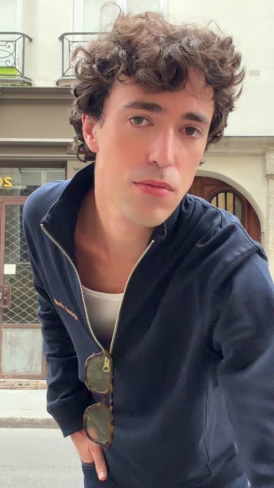 Post 7 by Edouard on TikTok (video)