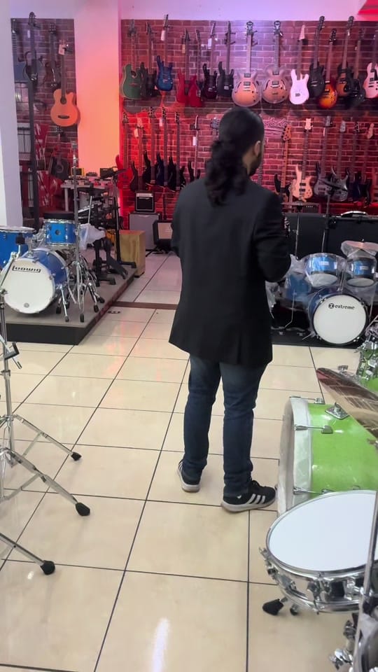 Post 3 by Mercurio Musical Store on TikTok (video)