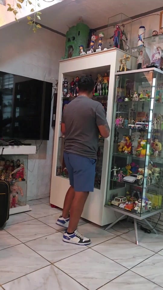 Post 1 by Cafe con leche podcast oficial on TikTok (video)