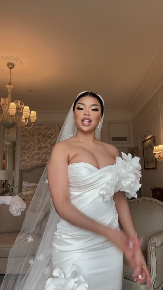 Post 9 by LA GLOW 🤍 on TikTok (video)
