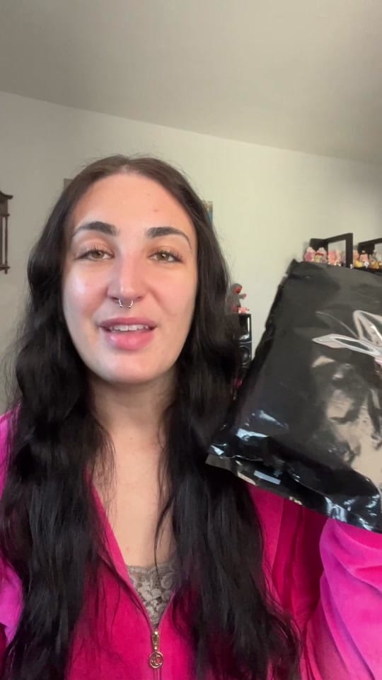 Post 4 by Lea Paris on TikTok (video)