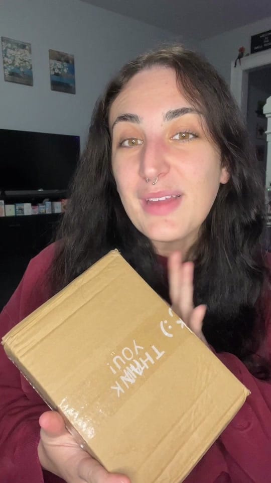 Post 2 by Lea Paris on TikTok (video)