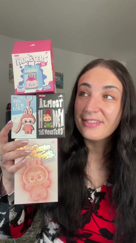 Post 8 by Lea Paris on TikTok (video)