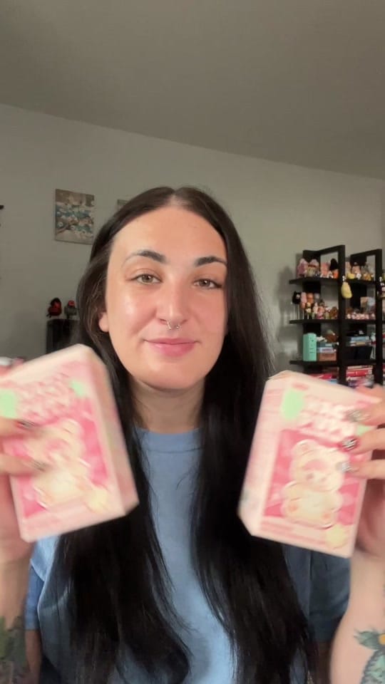 Post 7 by Lea Paris on TikTok (video)