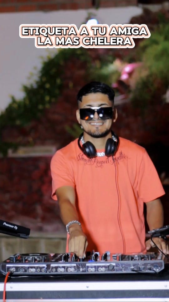 Post 8 by Dj Andres Hidalgo on TikTok (video)