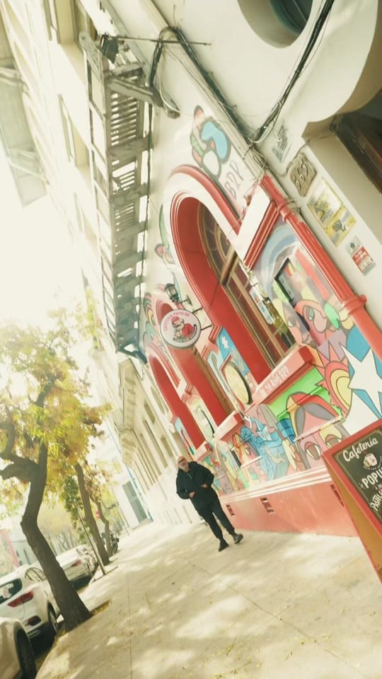 Post 1 by Tata Comedia on TikTok (video)