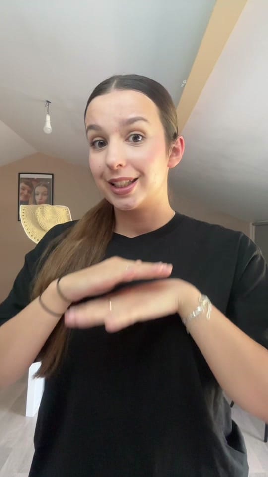 Post 7 by Elia 🌟 on TikTok (video)