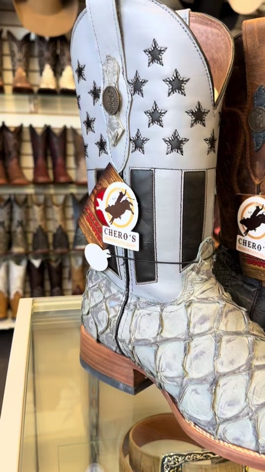 Post 1 by Cheros Boots on TikTok (video)
