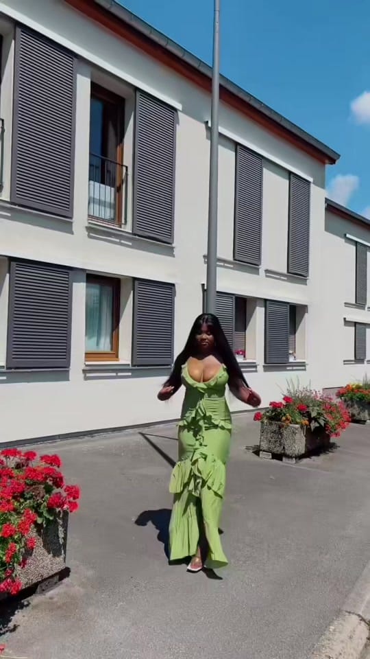 Post 6 by Emeraude | Beauty & Lifestyle on TikTok (video)