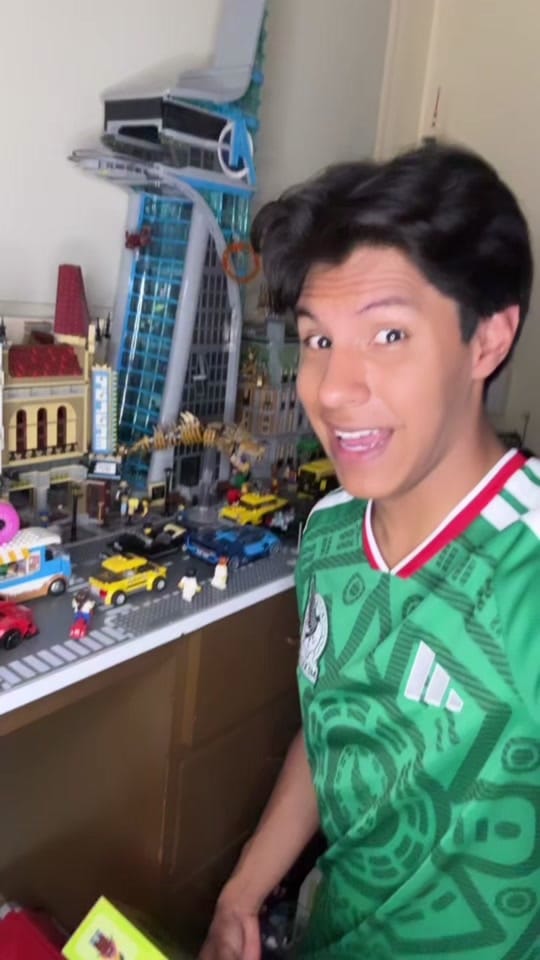 Post 2 by Santiago Serafín on TikTok (video)