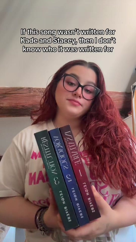 Post 6 by ele’sbooktok🕷️💋☕️ on TikTok (video)