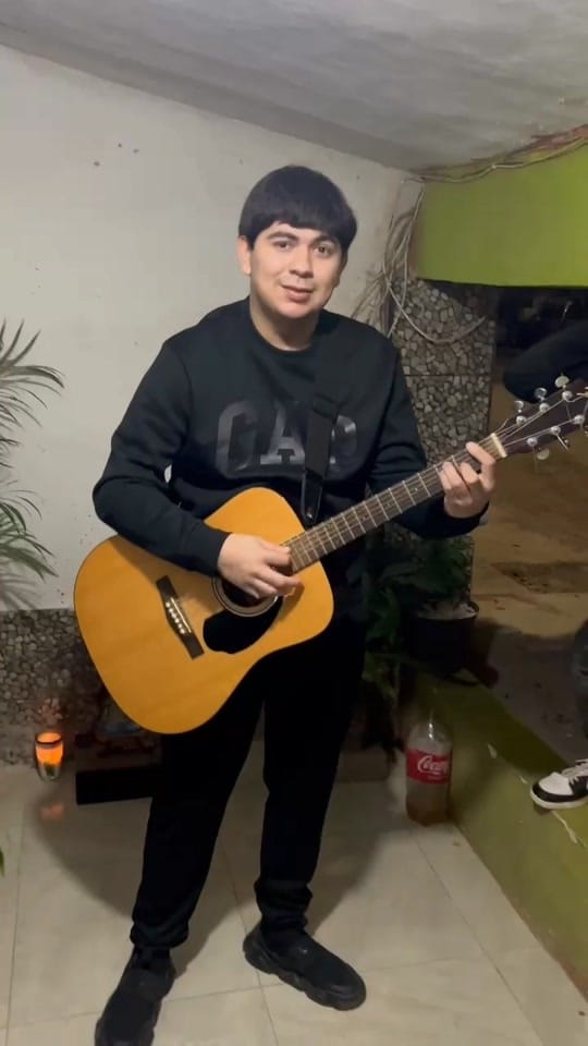 Post 7 by Carlitos Torres on TikTok (video)