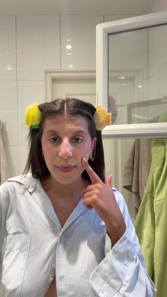 Post 4 by Nora on TikTok (video)