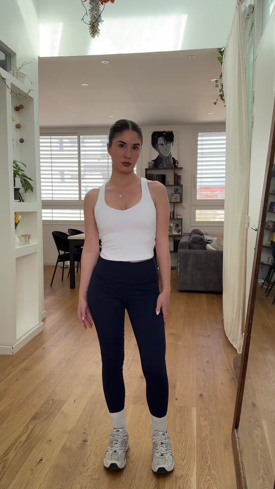 Post 9 by Lou 👩🏻‍💻 on TikTok (video)