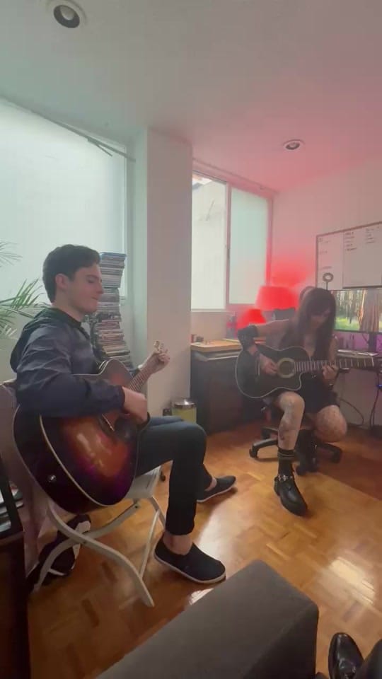 Post 2 by Andoni Belausteguigoitia on TikTok (video)