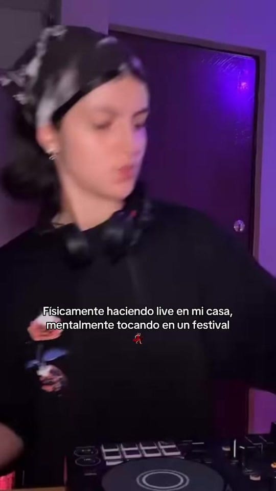 Post 2 by Sara Vélez on TikTok (video)