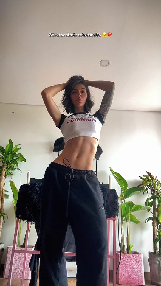Post 7 by Sara Vélez on TikTok (video)