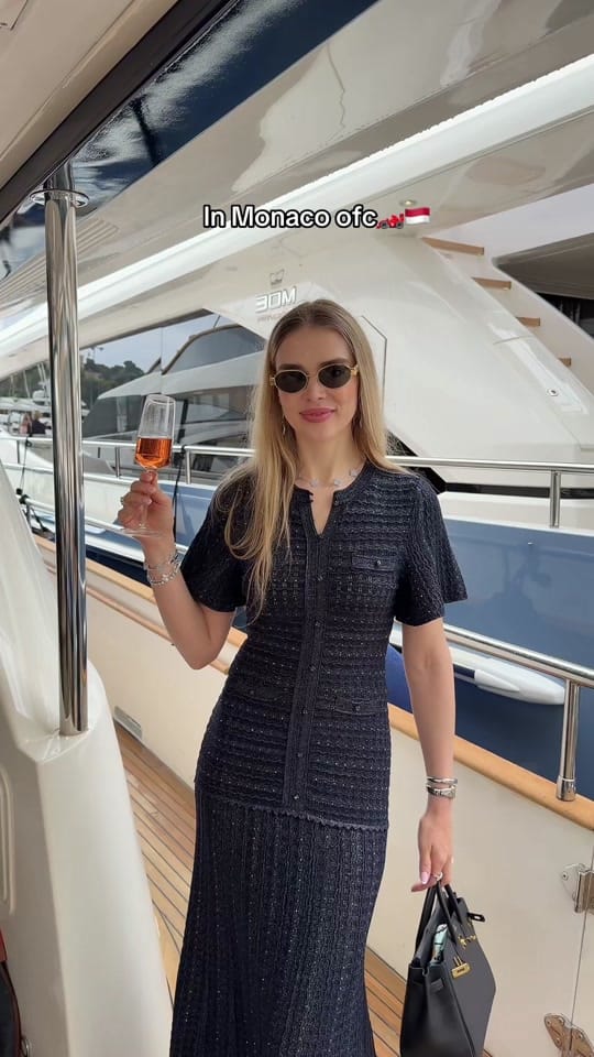 Post 3 by Alyona on TikTok (video)