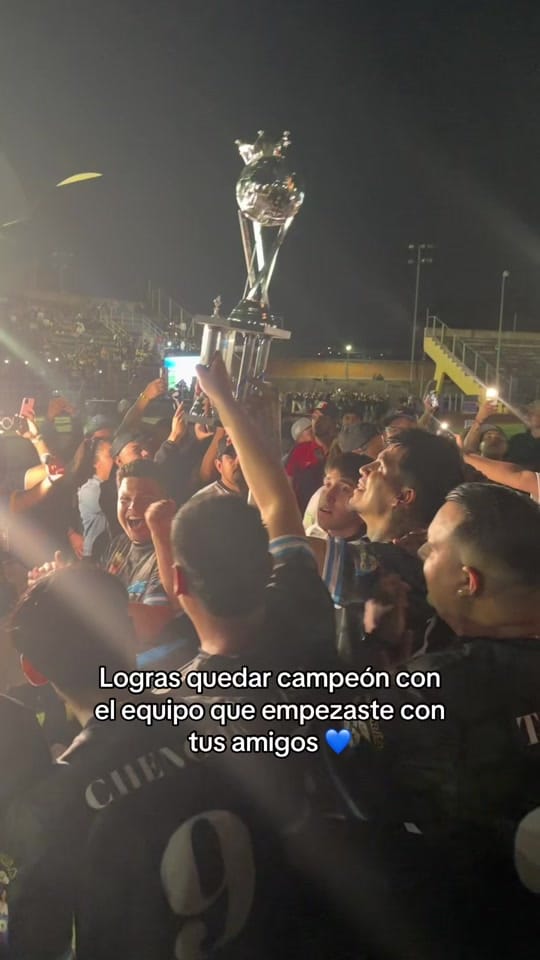 Post 6 by Los Plebes de Barrancos on TikTok (video)