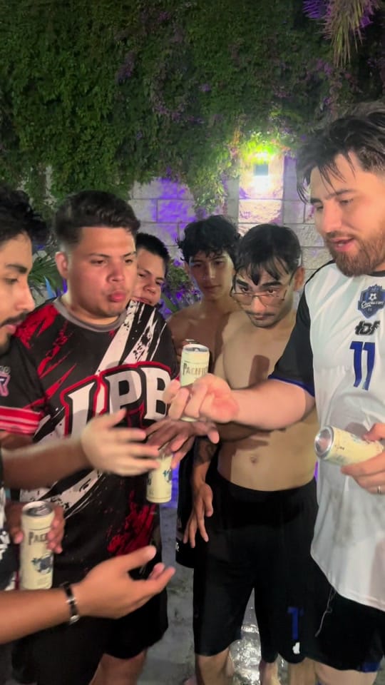 Post 1 by Los Plebes de Barrancos on TikTok (video)