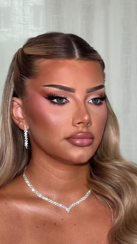 Post 1 by Kh_makeeup on TikTok (video)