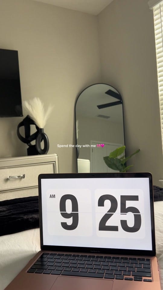 Post 3 by Paris J ᥫ᭡ on TikTok (video)