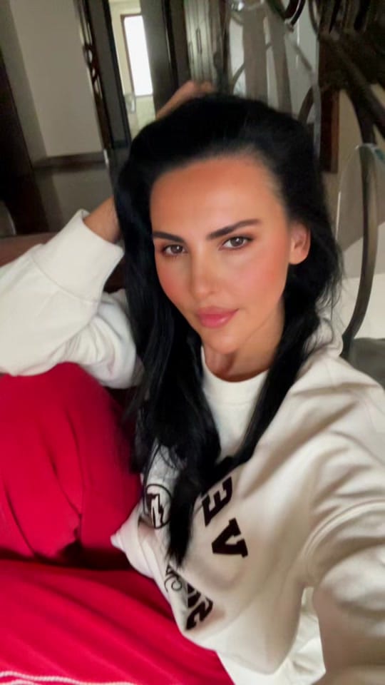 Post 4 by LAVINIA on TikTok (video)