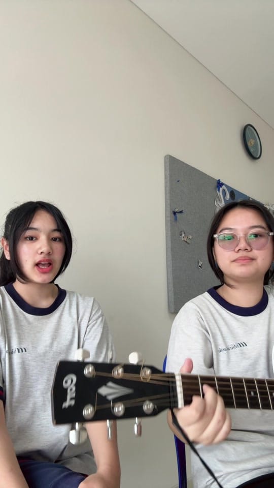 Post 10 by Leony on TikTok (video)