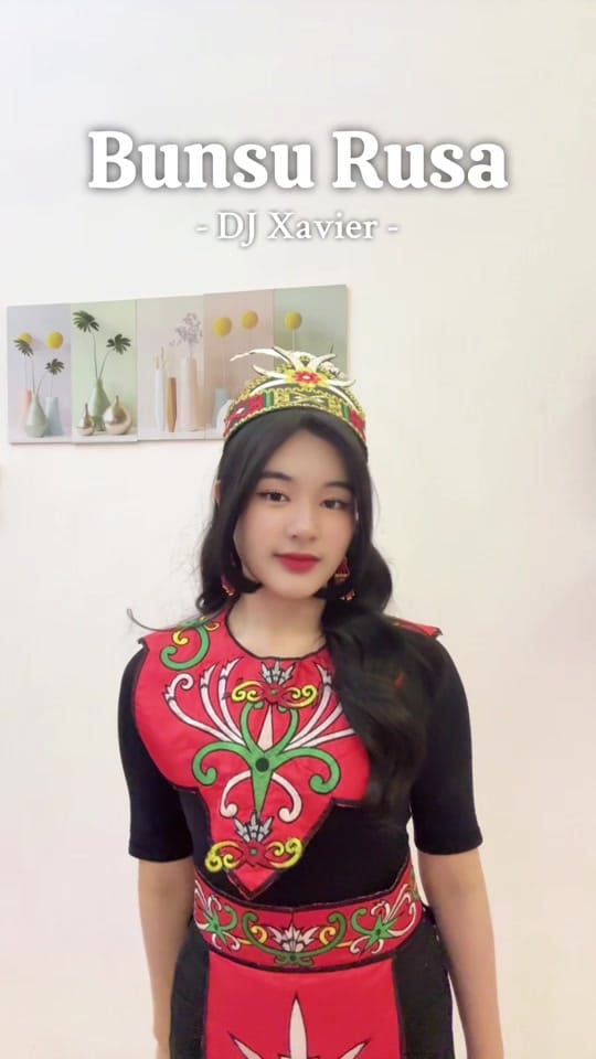 Post 8 by Leony on TikTok (video)