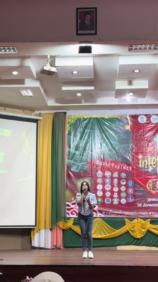 Post 9 by Leony on TikTok (video)