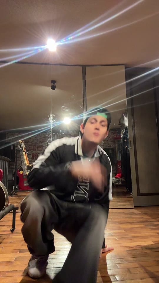 Post 3 by Leonardo Lotina on TikTok (video)