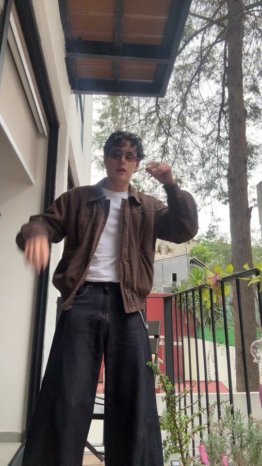 Post 2 by Leonardo Lotina on TikTok (video)
