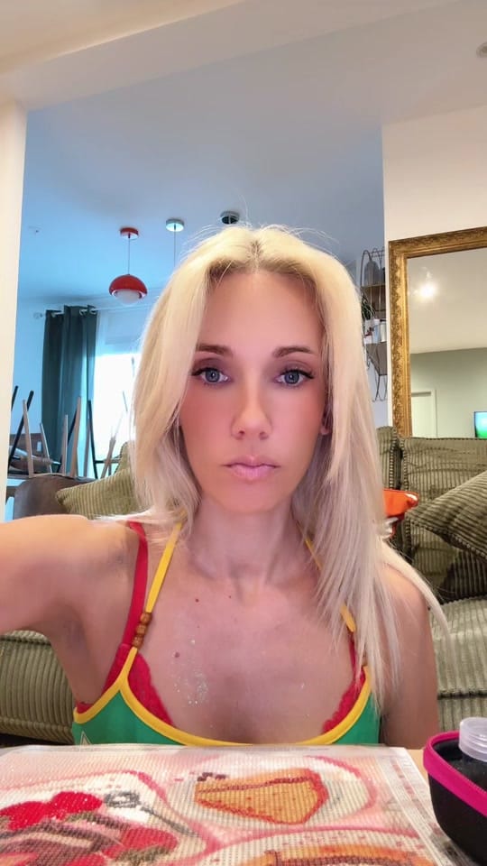 Post 2 by Prettymomworld on TikTok (video)